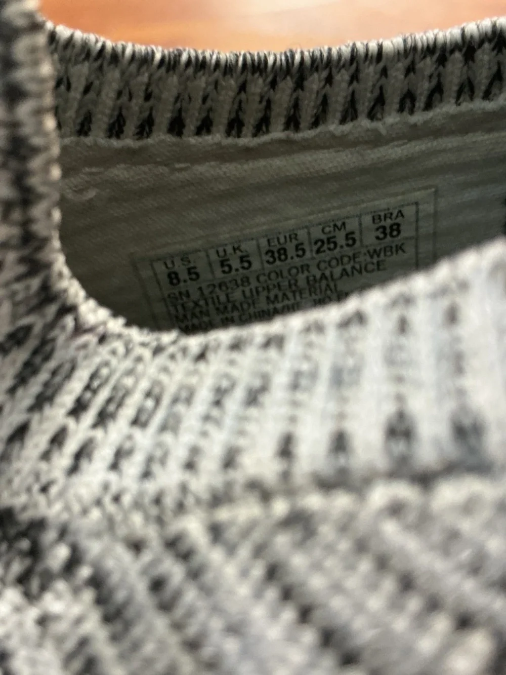 Skechers black white